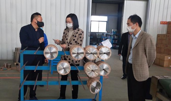 鄂州市市委常委、統(tǒng)戰(zhàn)部部長鄒霞 蒞臨湖北昌利公司調(diào)研