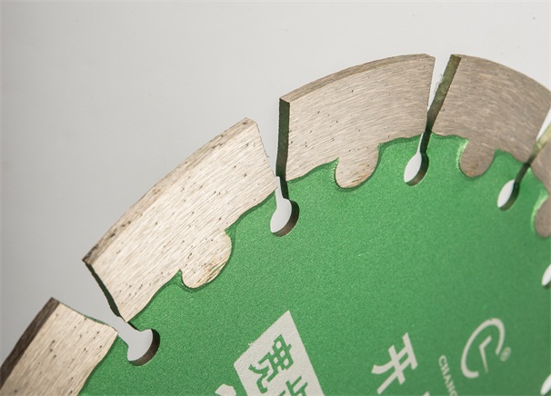 如何提高開(kāi)槽切割片刀頭金剛石的把持力呢？