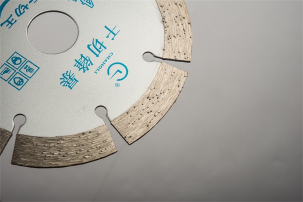 石材鋸片在不同的應(yīng)用階段應(yīng)該使用哪些石材機械呢？